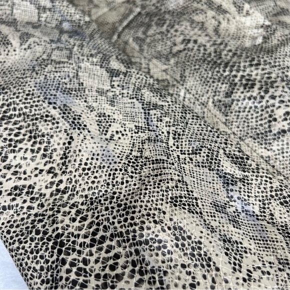 DCC Faux Snakeskin Button Up Cropped Jacket Cream Black Snake Print Medium M - Picture 10 of 15